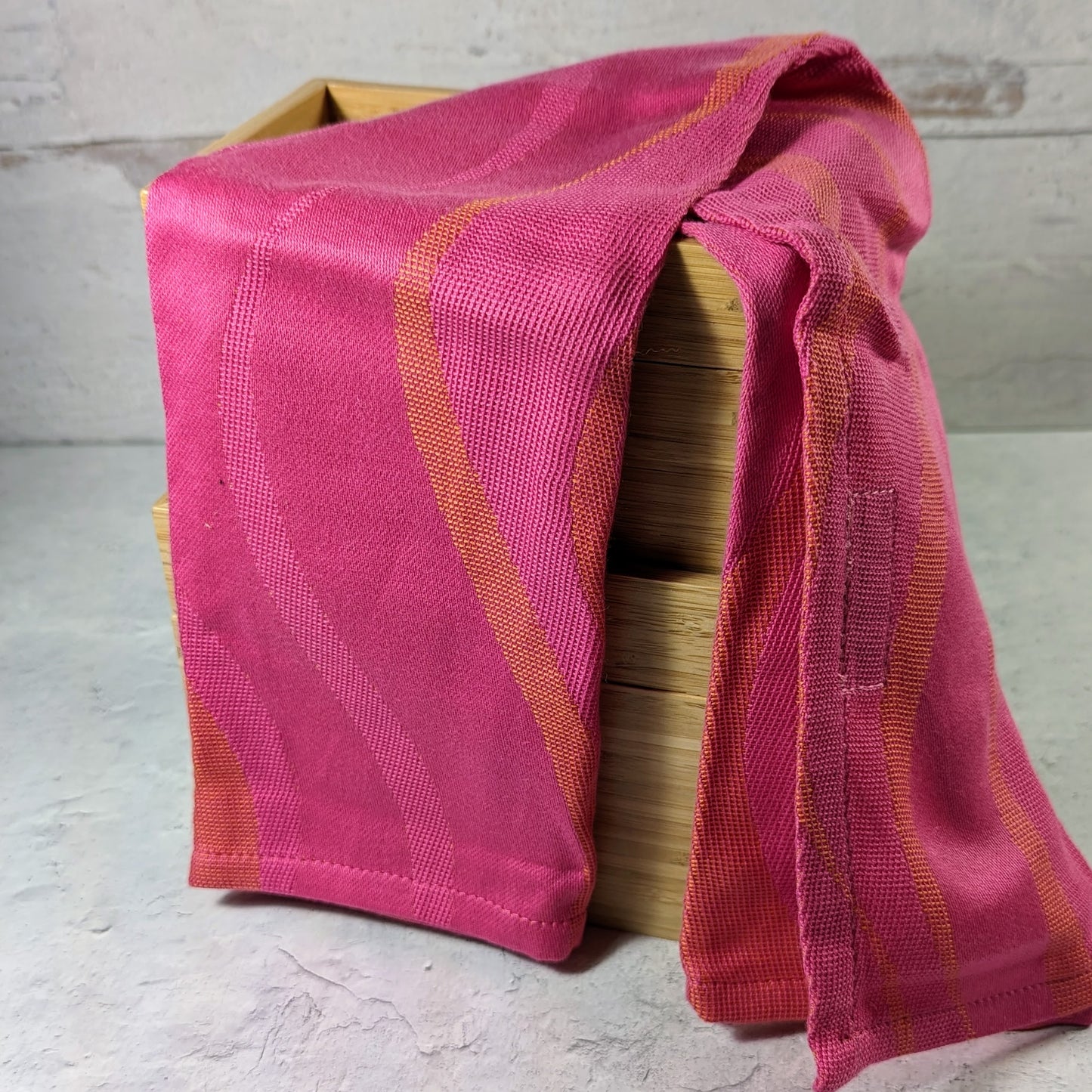 Dolcino Pink Waves Wrap Scrap Hand Towels (set of 2)