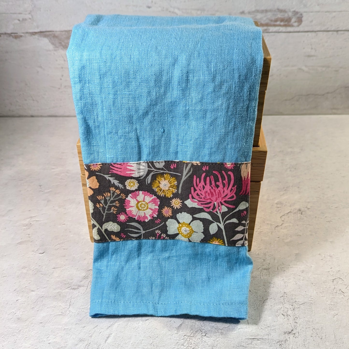 Meadow lane accent linen kitchen towel