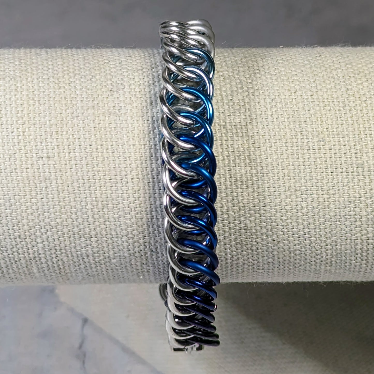 Variegated blues chainmaille bracelet