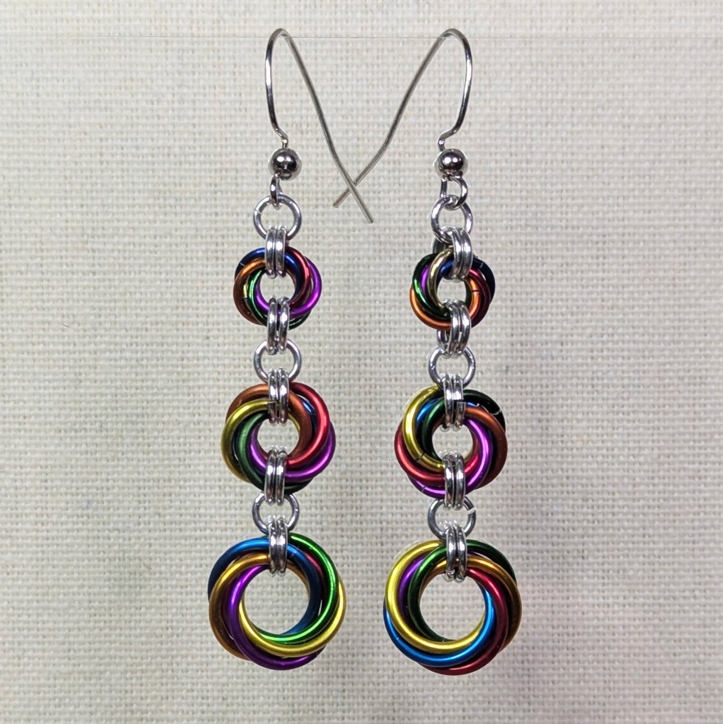 Graduated rainbow mobius