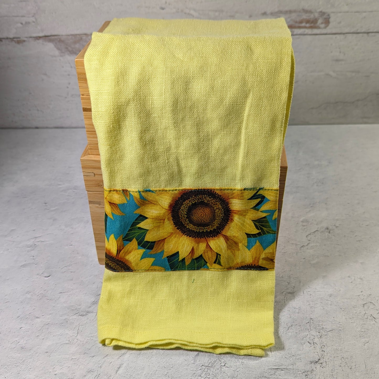Sunflower accent linen kitchen towel