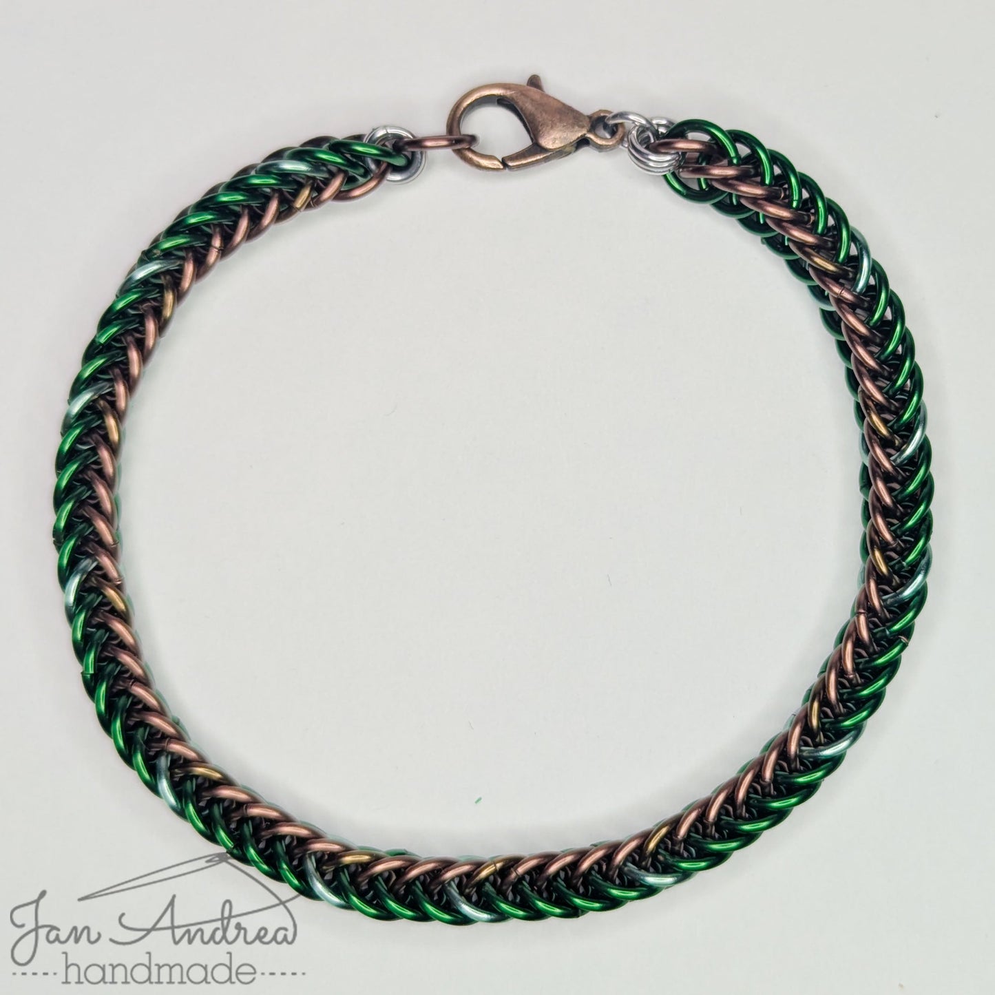 Bracelet clasped and arranged in a circle