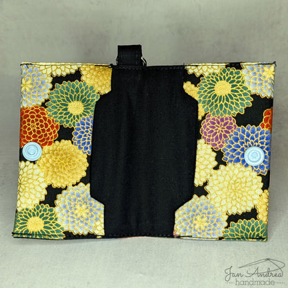 Chrysanthemums Breve Card Wallet
