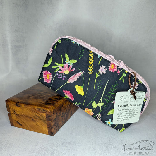 Meadow Flowers Arioso Pouch